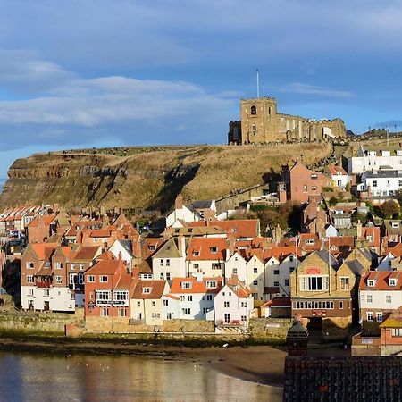 Bijou Romantic Retreat, Whitby Centre Exteriér fotografie