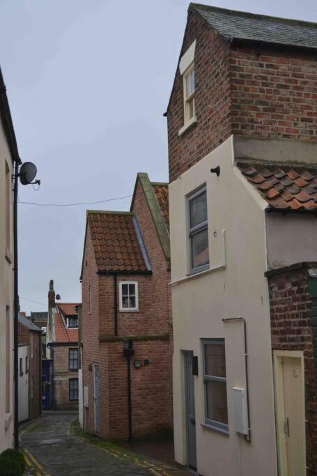 Bijou Romantic Retreat, Whitby Centre Exteriér fotografie